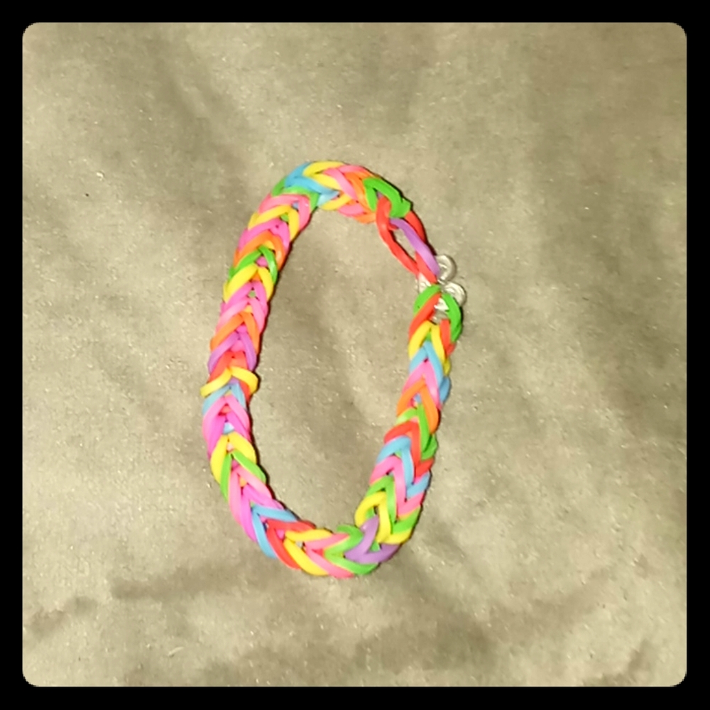 Fishtail rainbow rubber band bracelet 🌈